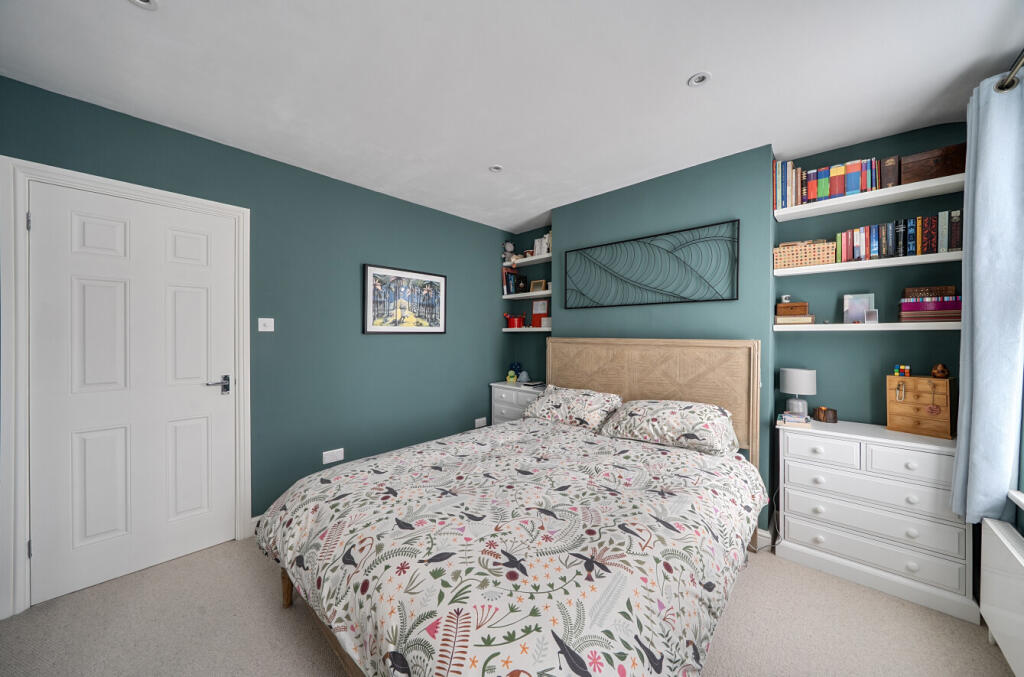 House in Oxford, Cowley - More