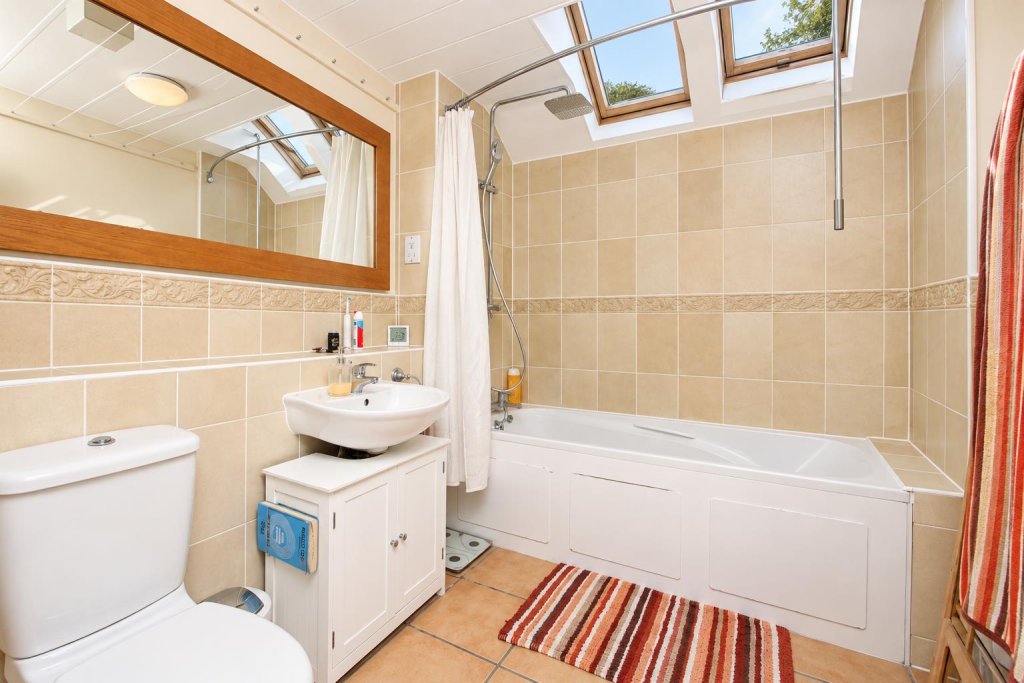 Apartment in Milton Keynes - View 4