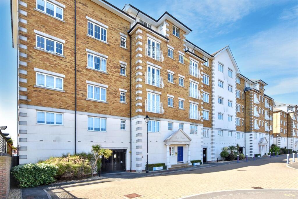 Golden Gate Way, Eastbourne photo 2