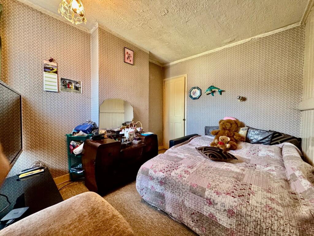House in Luton, High Town - More