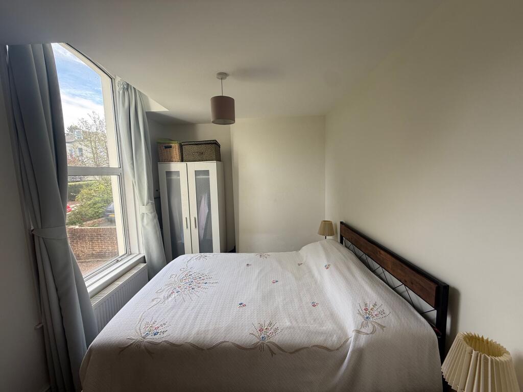 Apartment in Tonbridge - View 4
