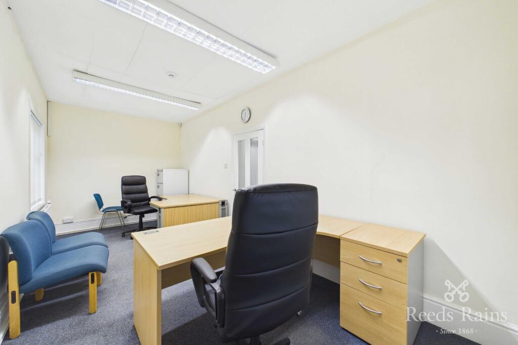 House in Kirklees, Rawthorpe - View 3