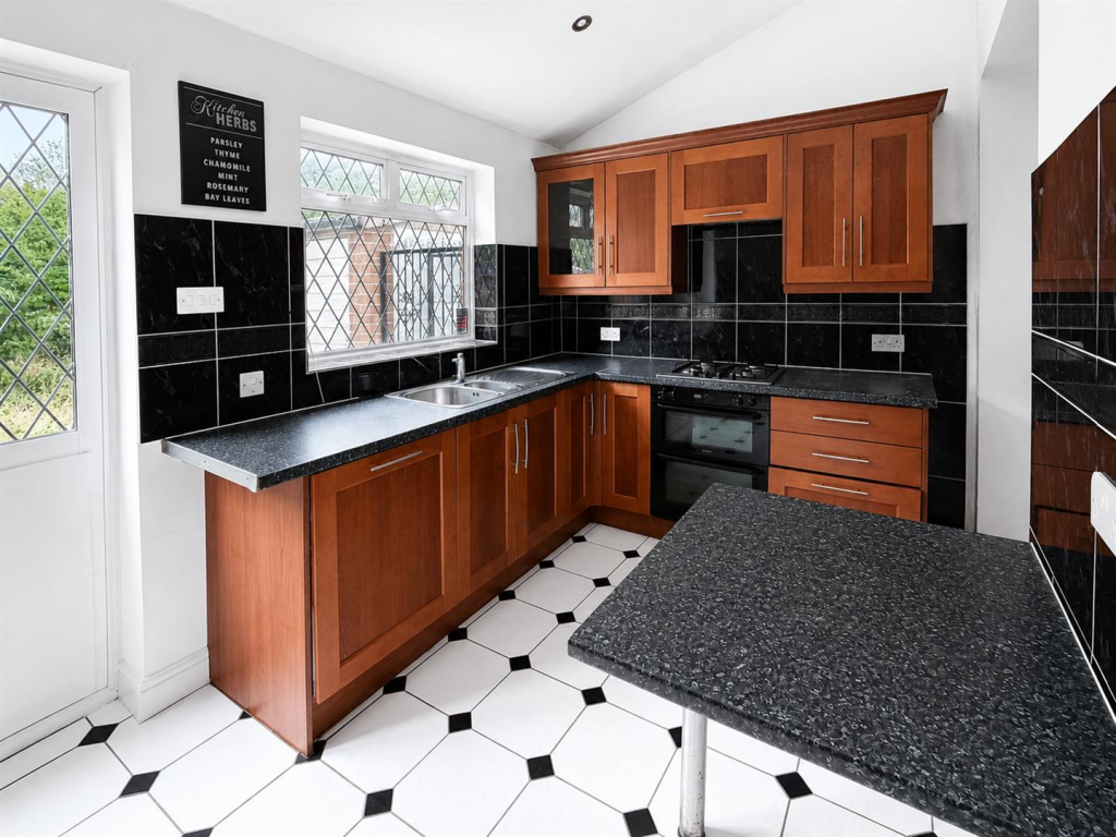 House in Twickenham - More