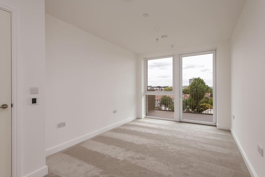 Apartment in Harrow - More