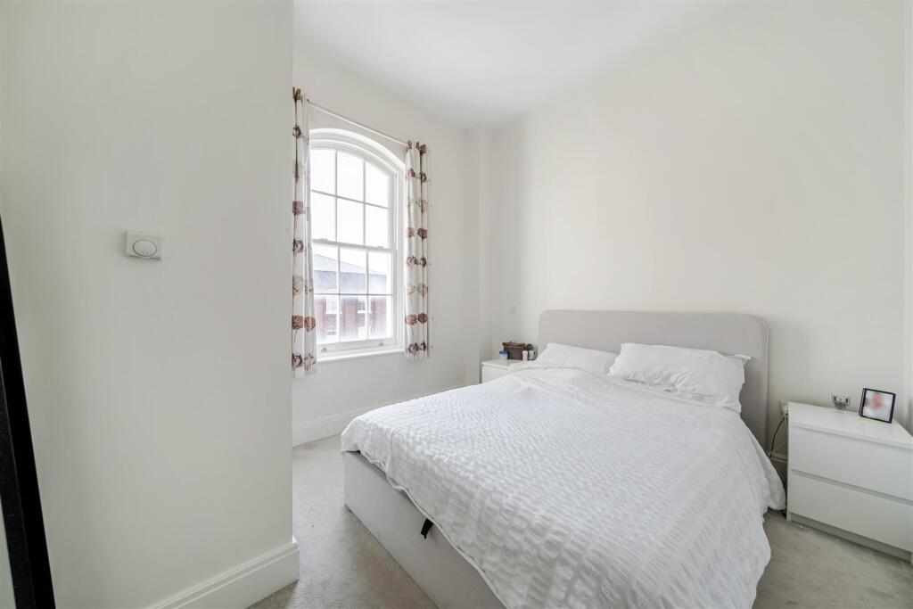 Apartment in Dorchester - View 5