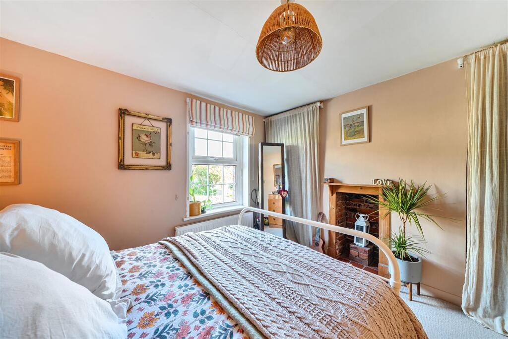 House in Bromley - View 4