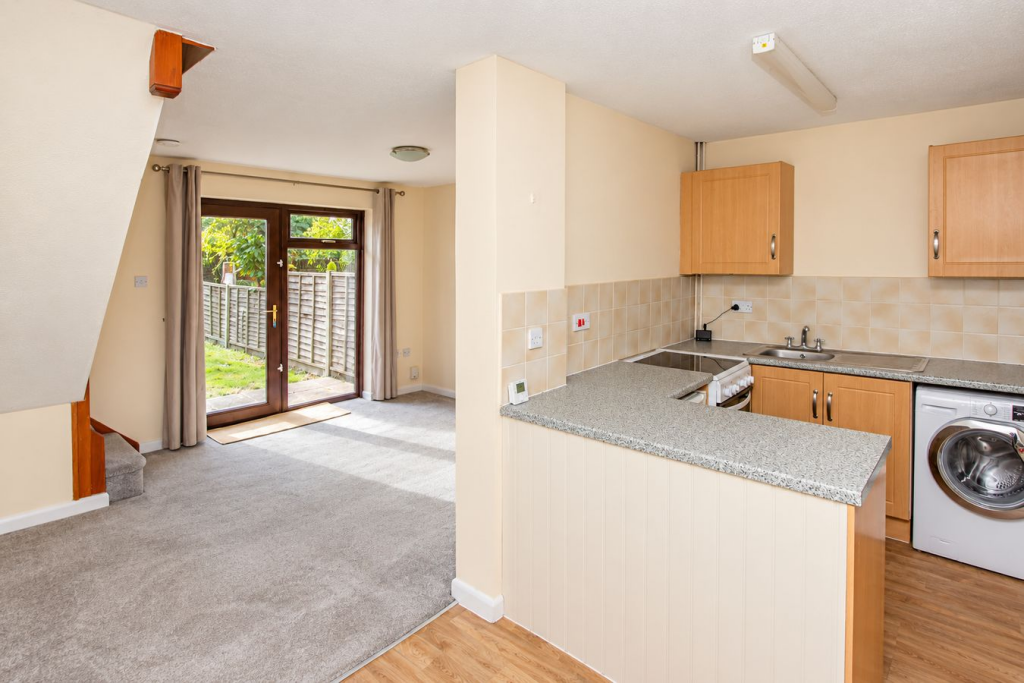 Kingfisher Close, Thornbury, South Gloucestershire , BS35 photo 4