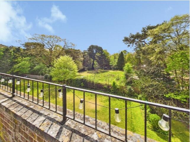Apartment in Southampton - View 4