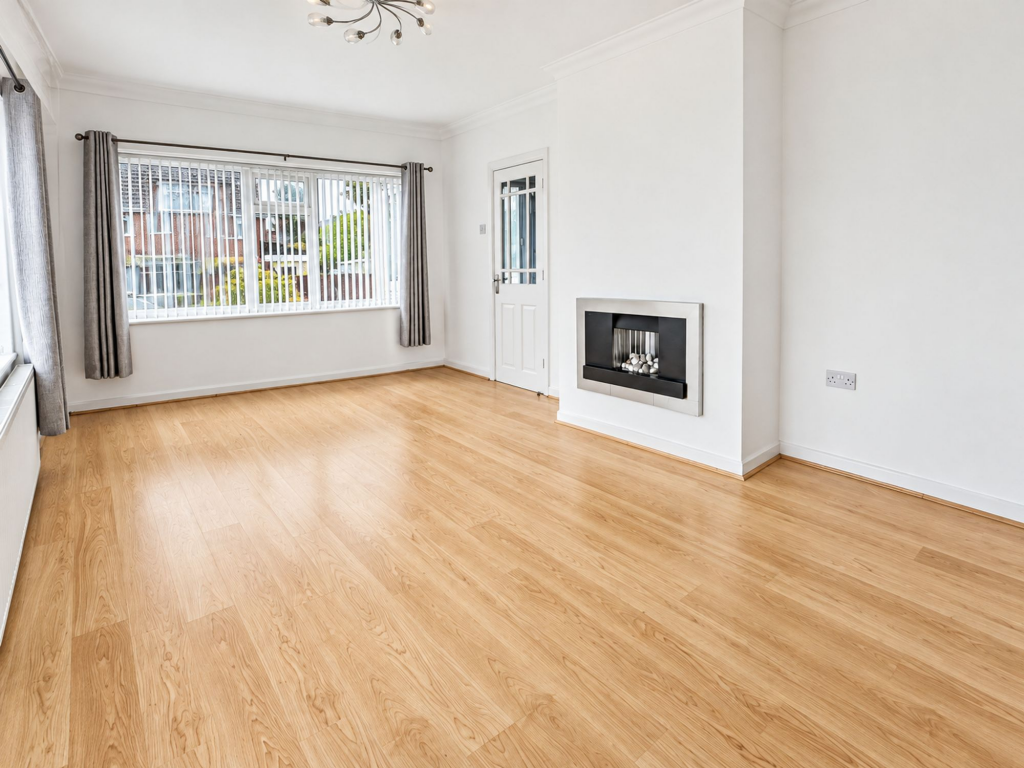 Rhodes Drive, Bury, BL9 photo 4