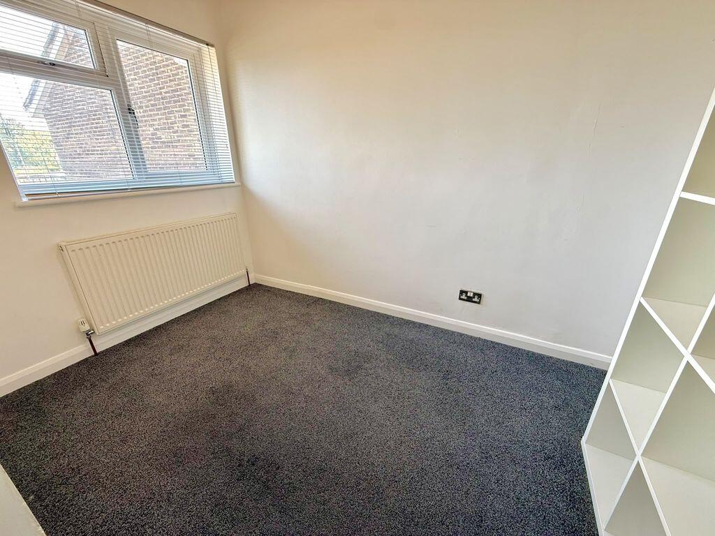 House in Dunstable, Central Bedfordshire - More
