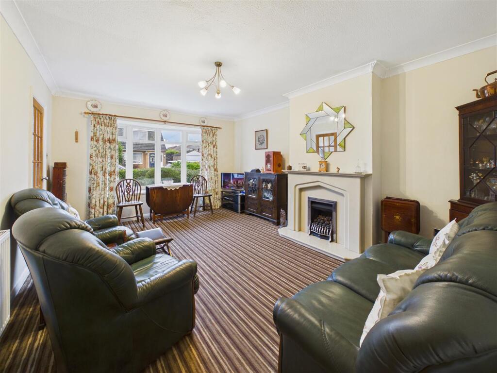 Woodland Avenue, Elloughton photo 2