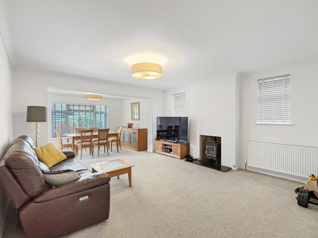 Hazelwood Crescent, Little Clacton, Clacton-on-Sea, CO16 photo 3
