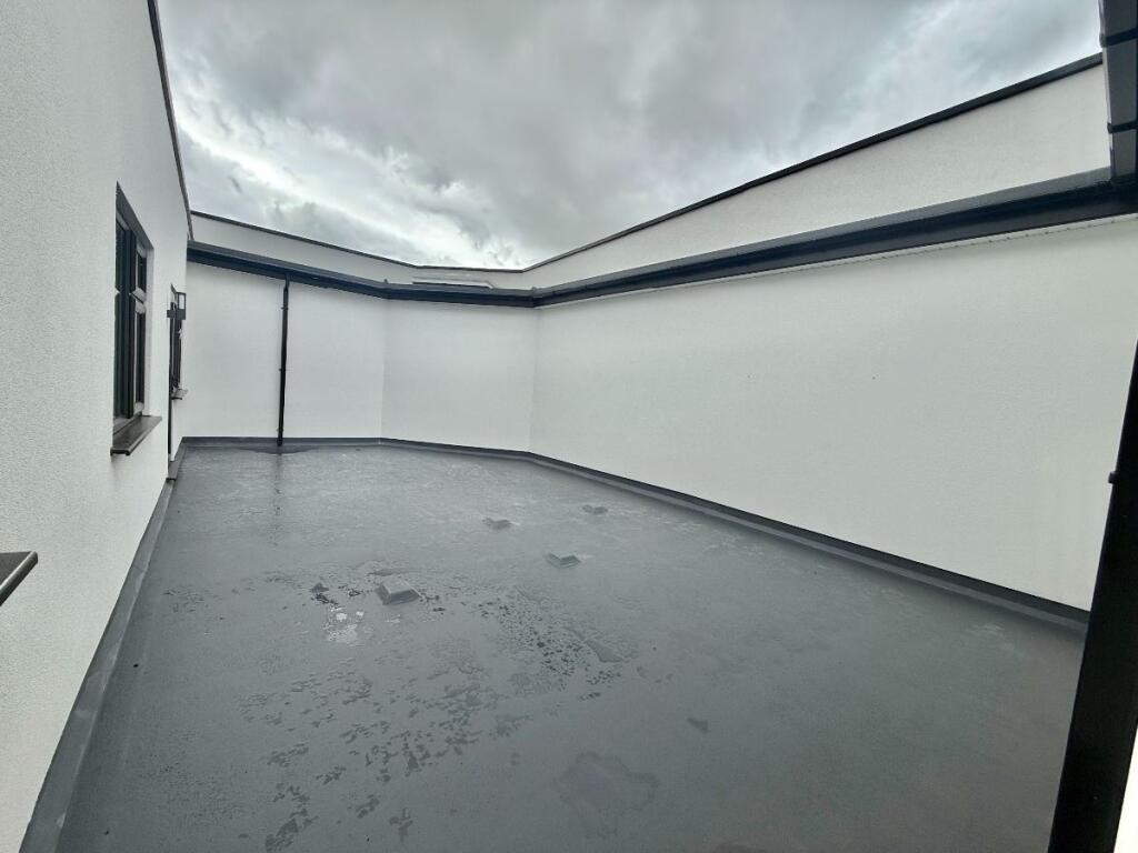 Apartment in Southend-on-Sea - View 4