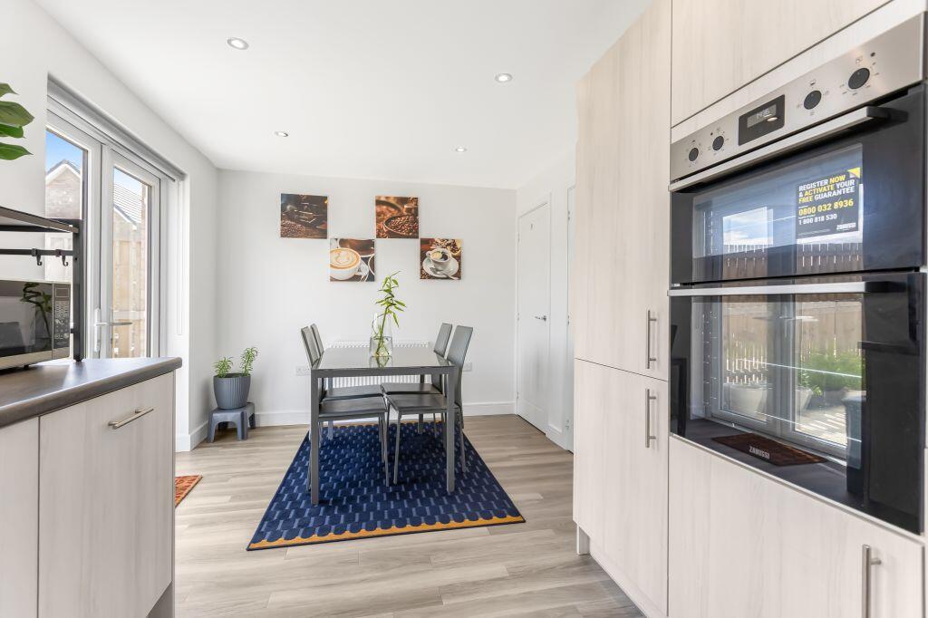 House in Edinburgh, West Craigs - View 6