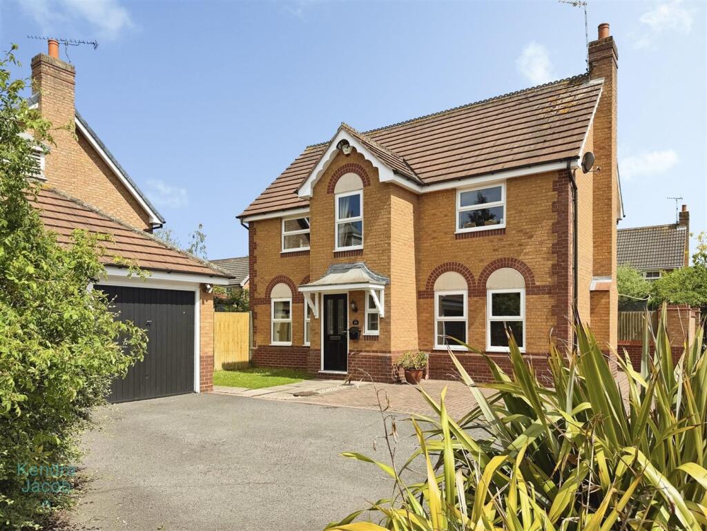 4-bed detached on Lady Walk, Gateford, Worksop, £350,000
