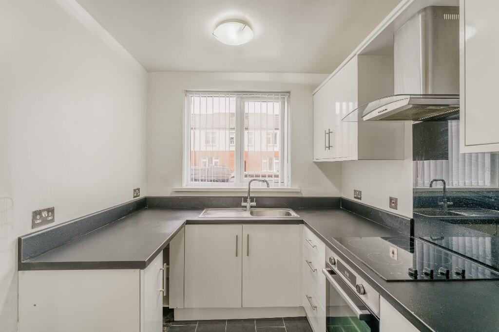 Park Crescent, Castleford, West Yorkshire, WF10 photo 3