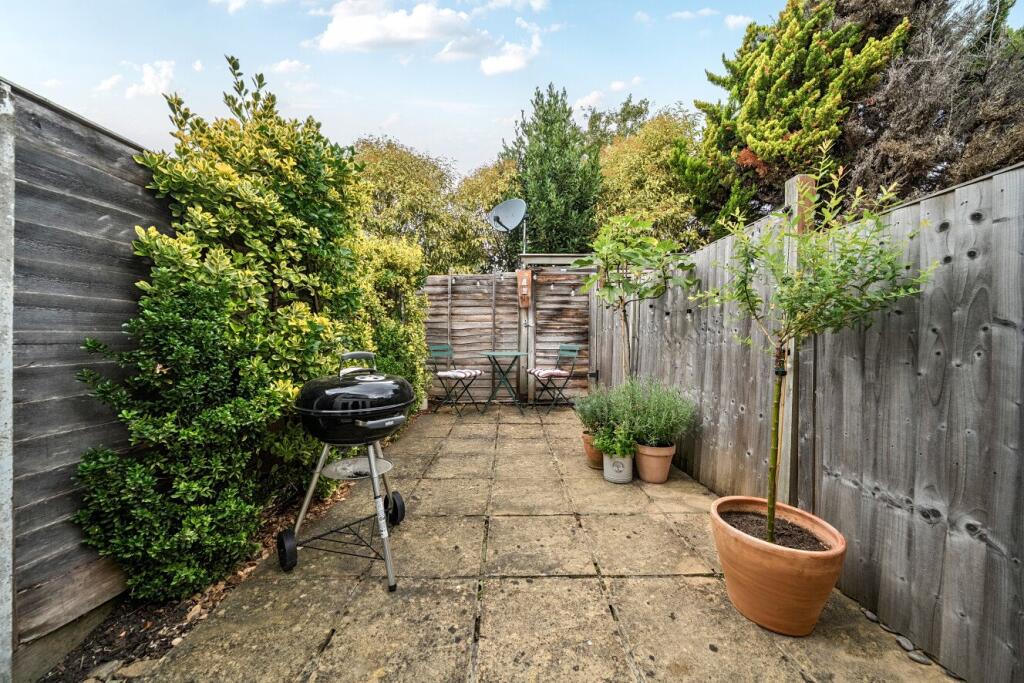 Apartment in London - View 5