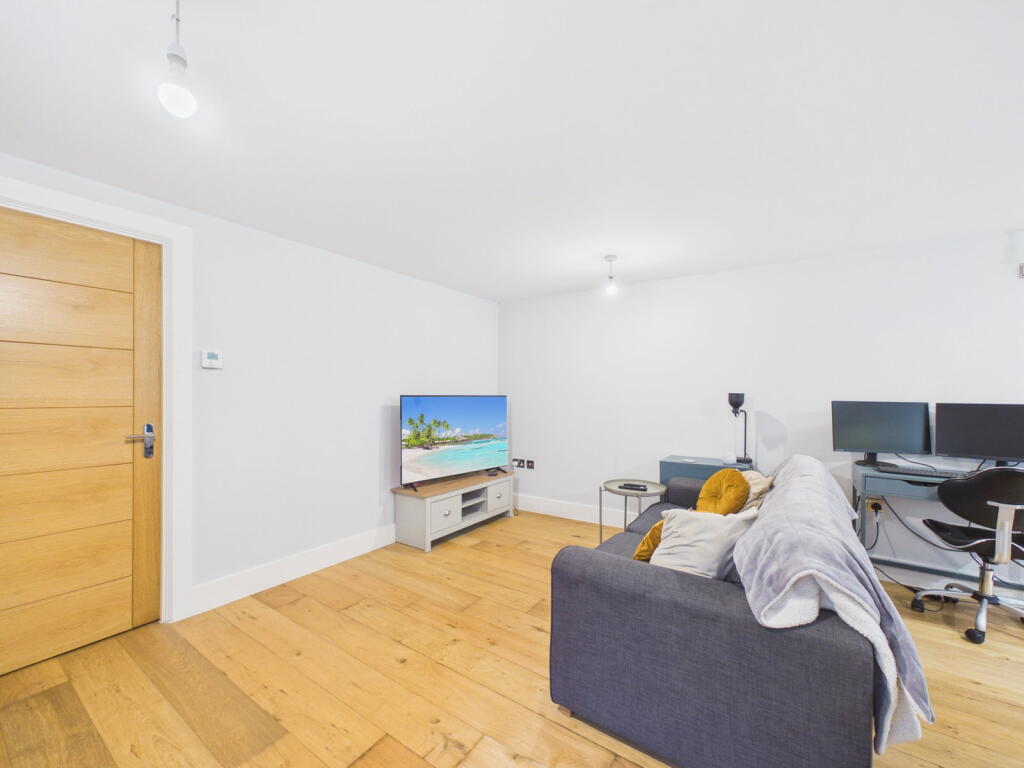 Apartment in Bristol, Windmill Hill, Bedminster - View 5