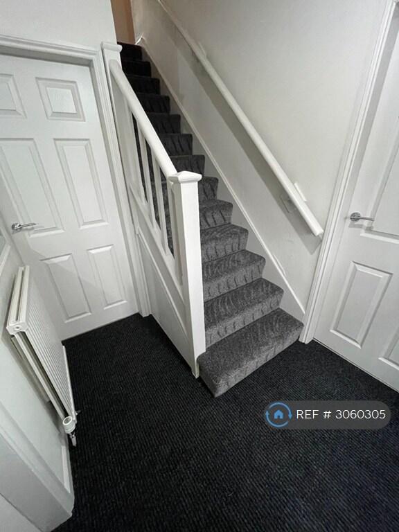 House in Kirklees, Mirfield - More