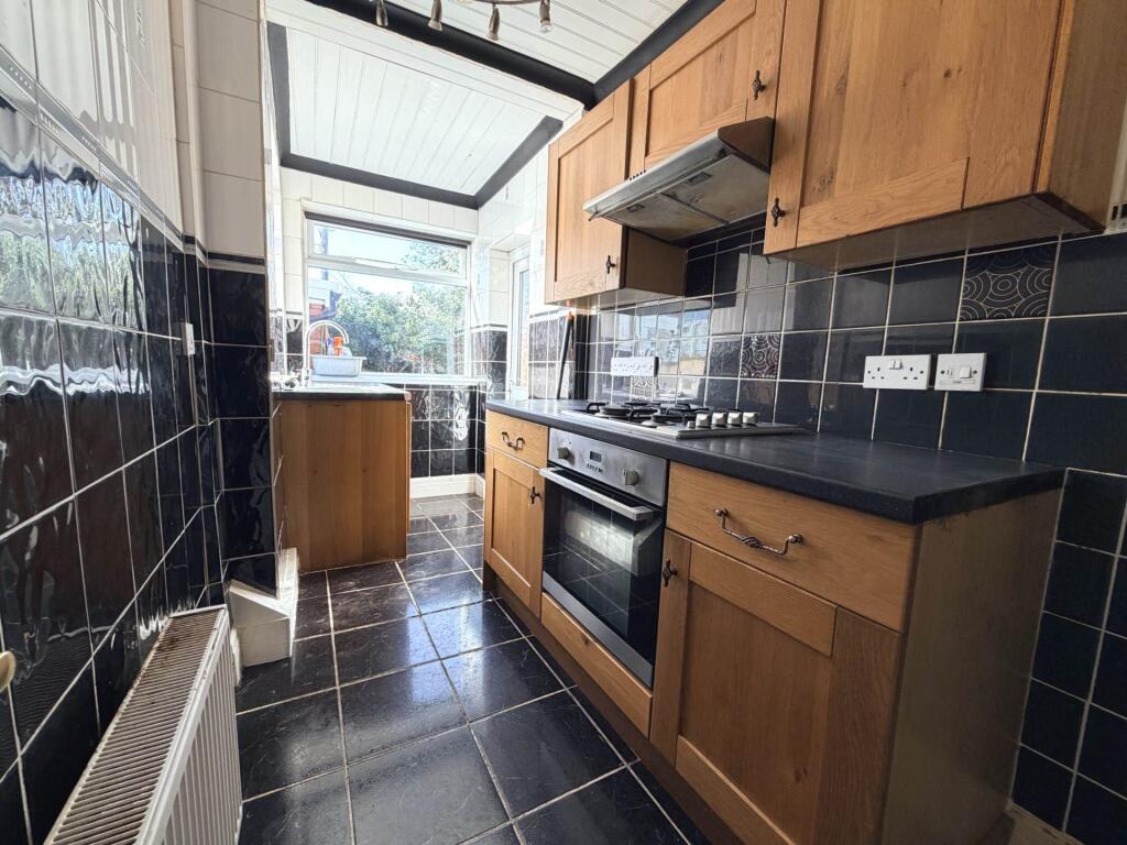 Marton Drive, Blackpool, FY4 3EU photo 4