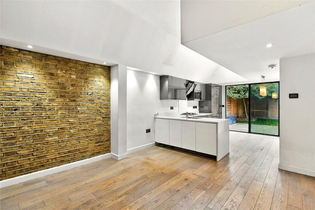Main image of property: Eardley Road, Furzedown, SW16