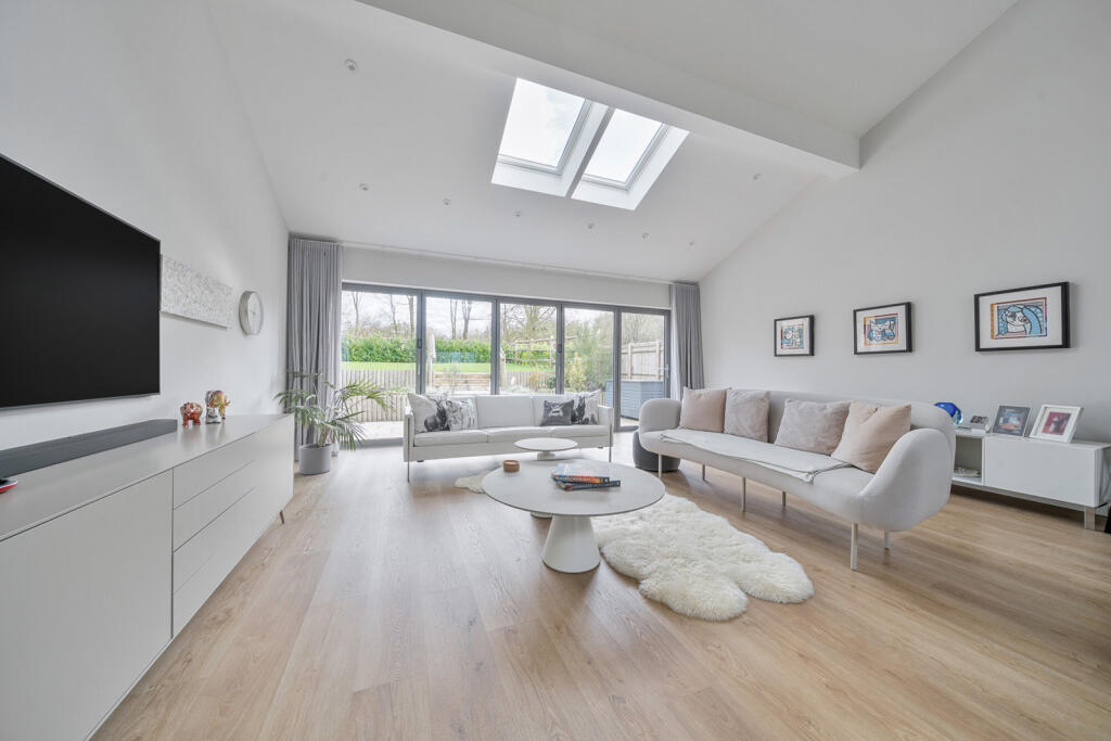 Main image of property: Hill Top Place, Westerham