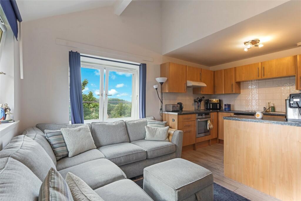 Apartment in Cumbernauld, North Lanarkshire - View 5
