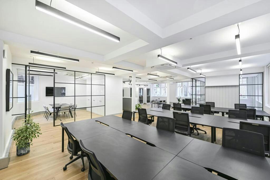 1618BeakStLondonBuildingPhoto5LargeHighDefinition.jpg