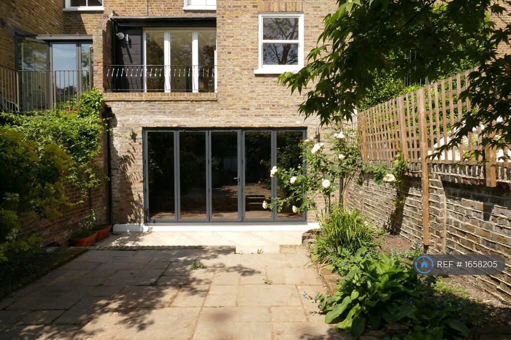 2 bedroom maisonette for rent
