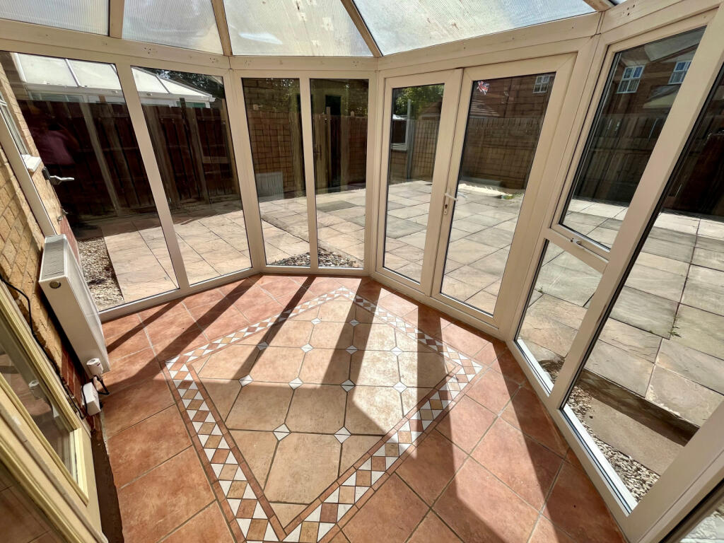 House in Hull - View 5