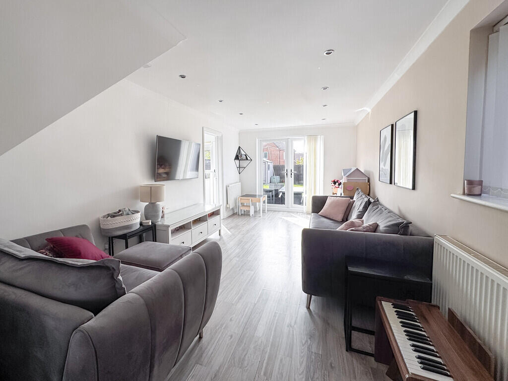 House in Newport - View 5