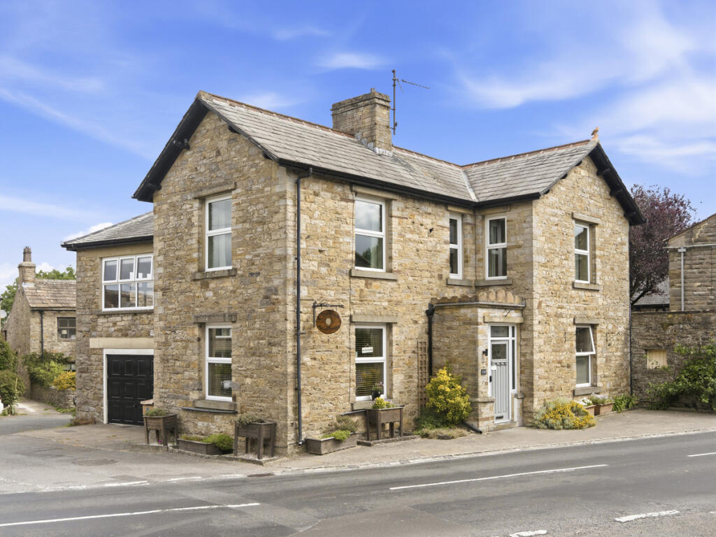 Main image of property: Cornlee, Aysgarth