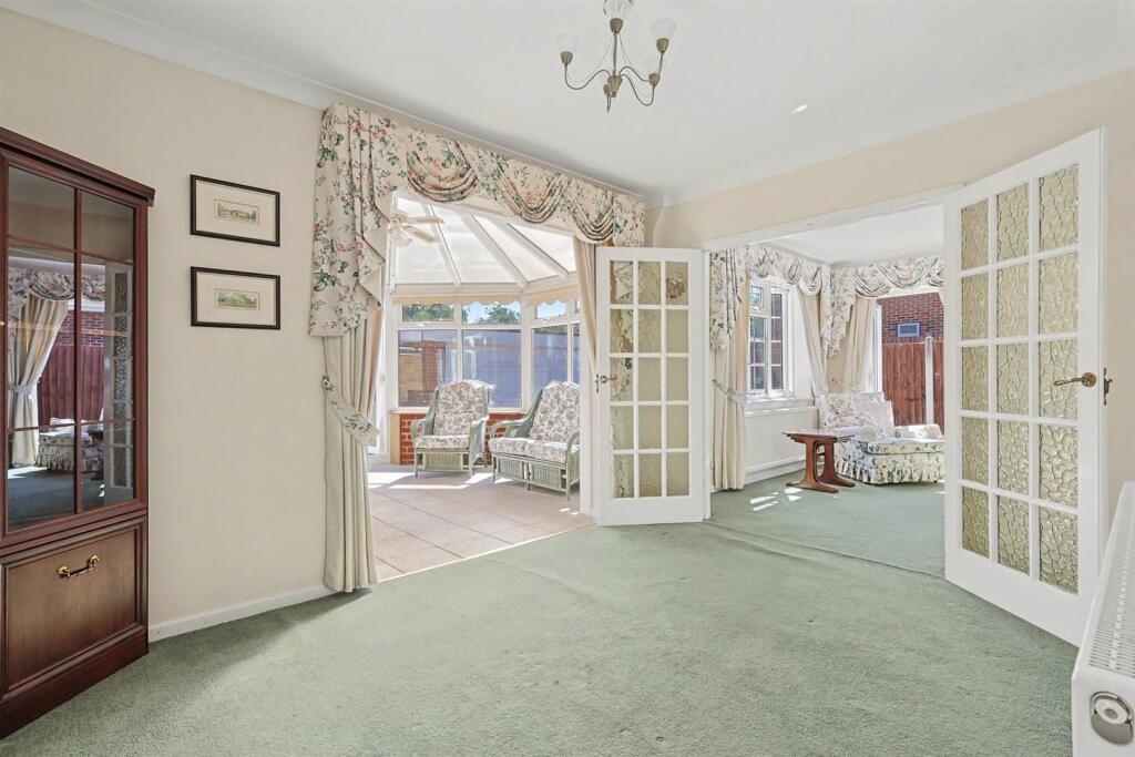 House in Rochford, Hockley - View 5