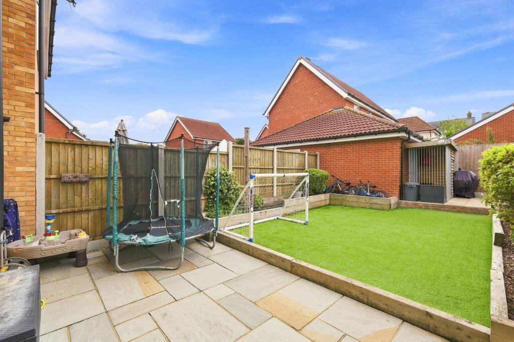 House in Basildon, Essex - View 5