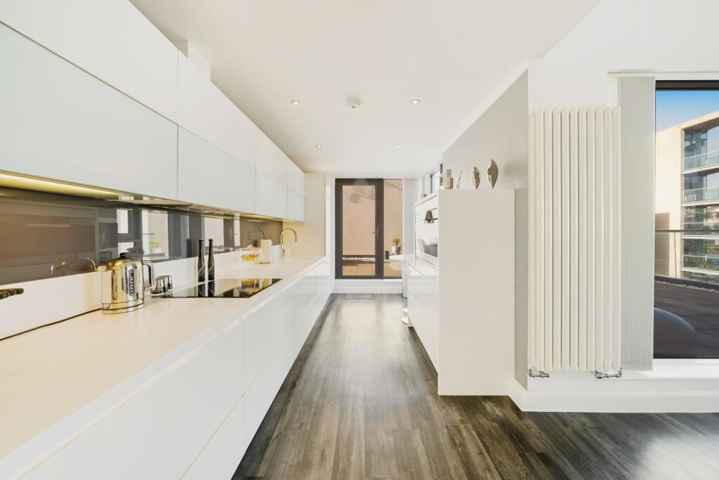 Apartment in Bristol, Canon's Marsh, Spike Island - View 4