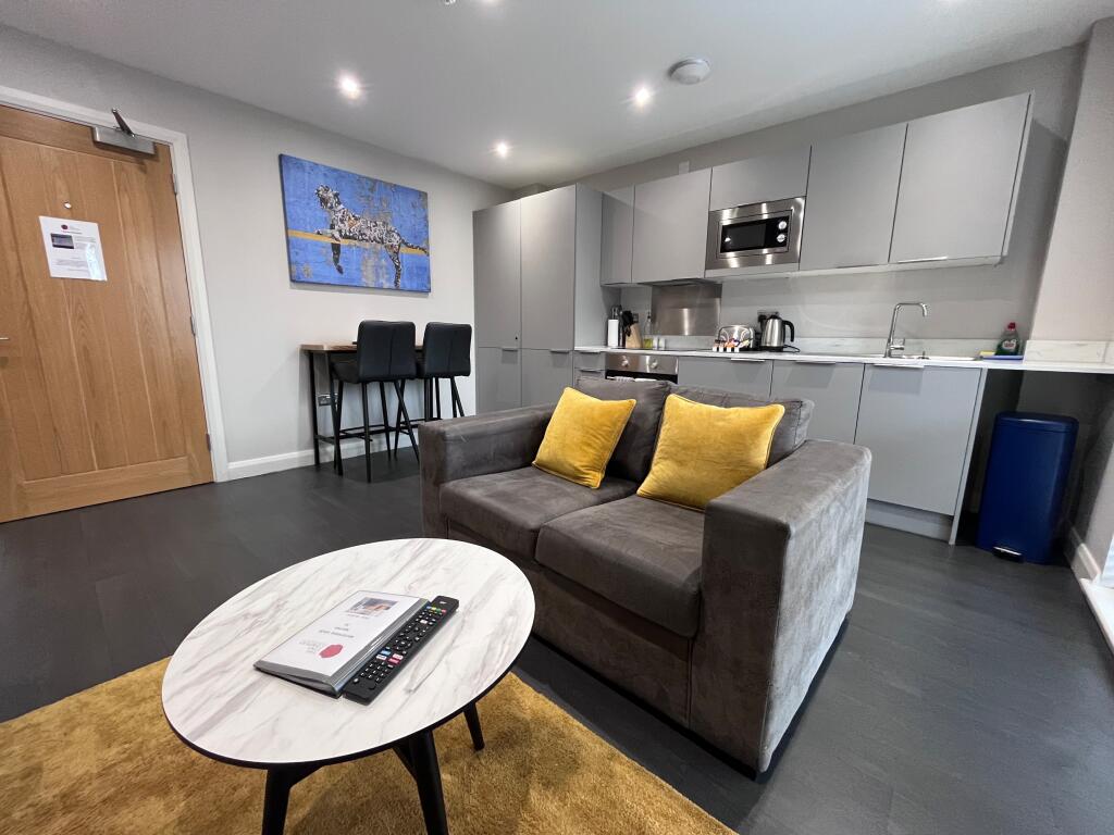 Apartment in Nottingham, Nottinghamshire - View 4