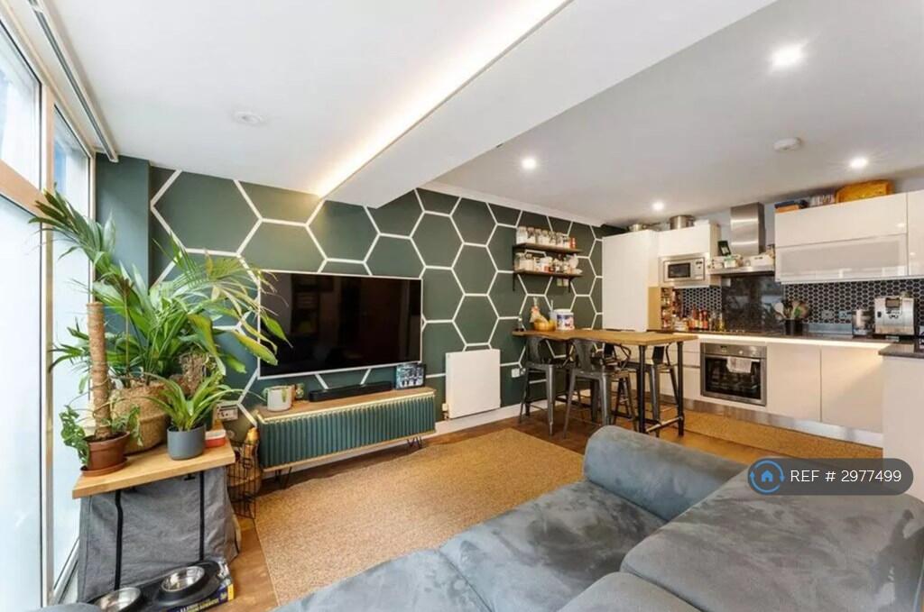 Main image of property: Trinity Mews, London, E1