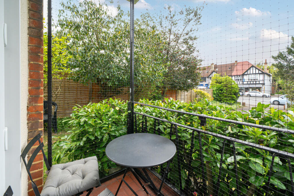 Apartment in London - View 5
