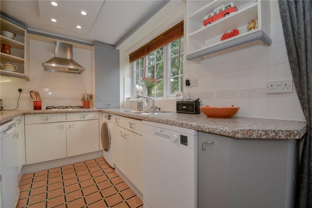 Heythrop Drive, Heswall, Wirral photo 4
