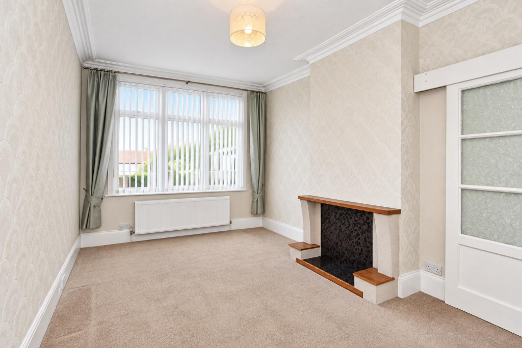 House in Sutton - View 3