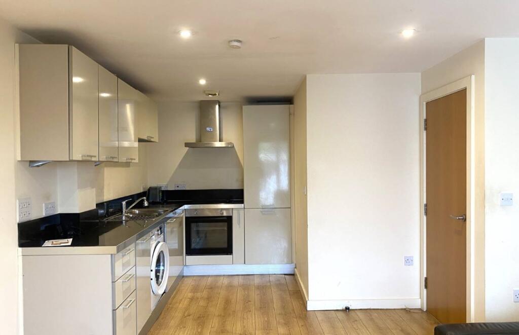 Flat 8 43-45, Elm Grove, Southsea, City of Portsmouth, PO5 1JF photo 3
