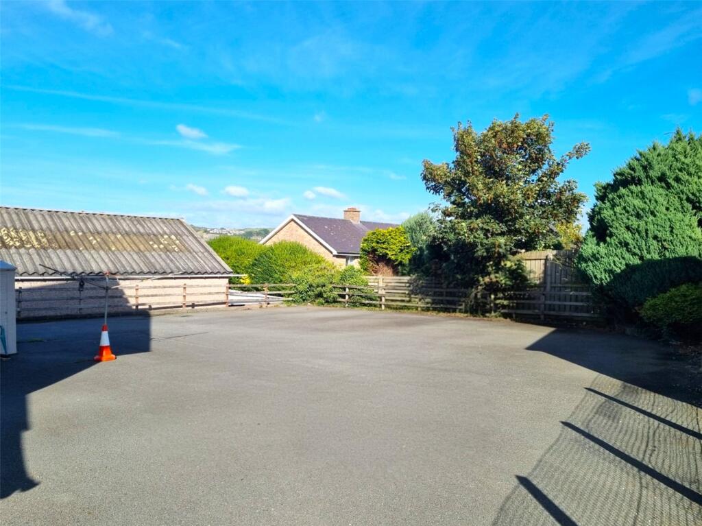 House in Penparcau, Southgate, Aberystwyth - View 4