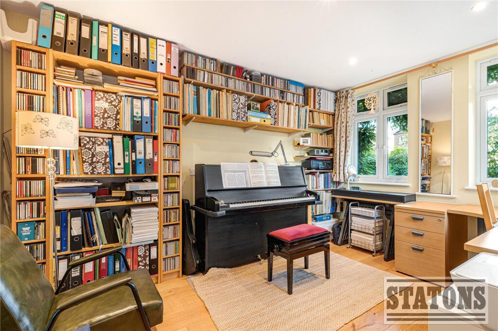 House in London, North Finchley - More