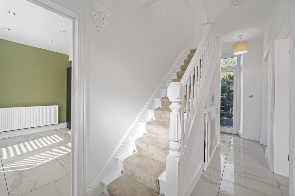 House in Newbridge, Caerphilly - View 3