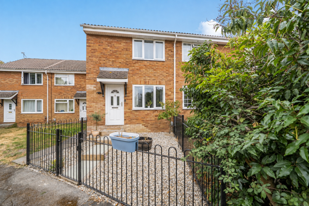 2 Saxton Walk, Swindon, SN5 5QS