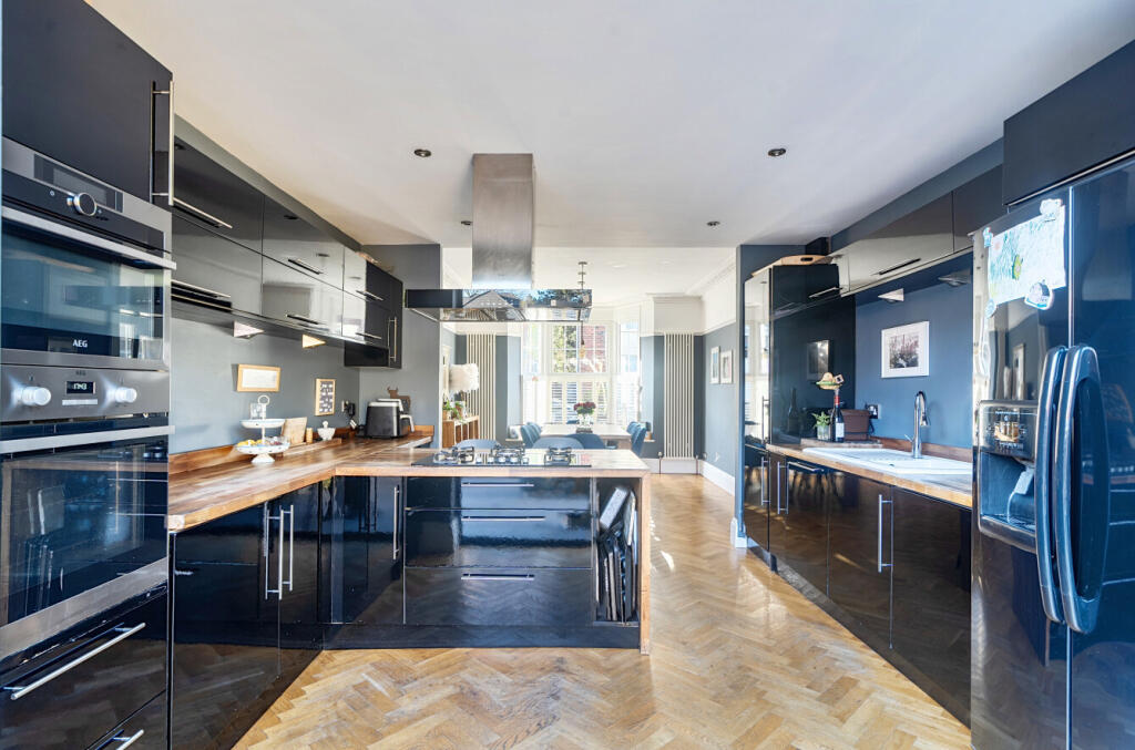 House in Southampton - View 5