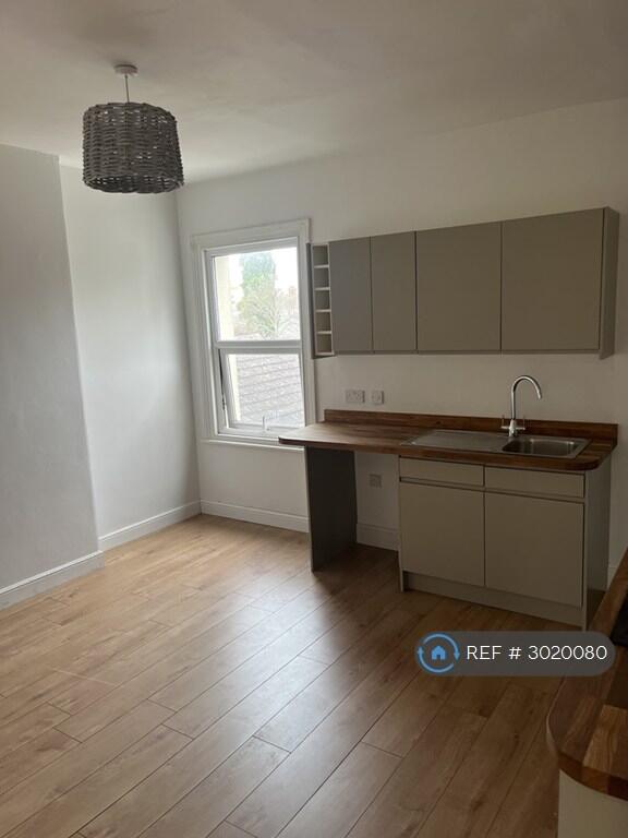 Apartment in Peterborough, City of Peterborough - View 5