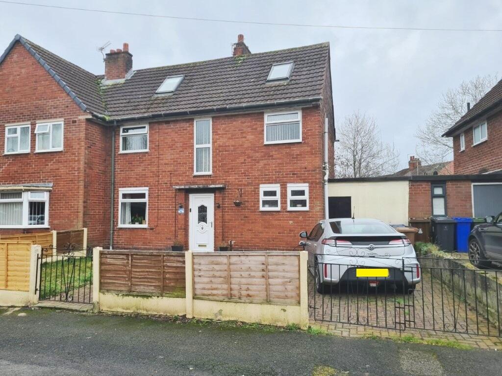 5-bed semi-detached on Gloucester Road, Droylsden, £275,000
