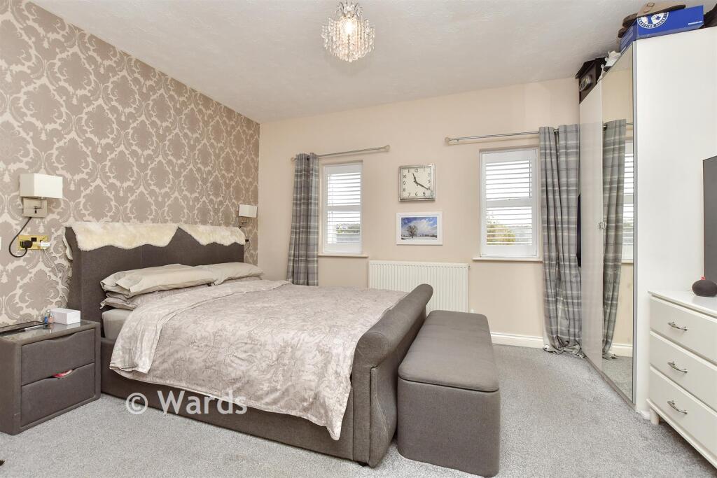 House in Chatham, Medway - View 5