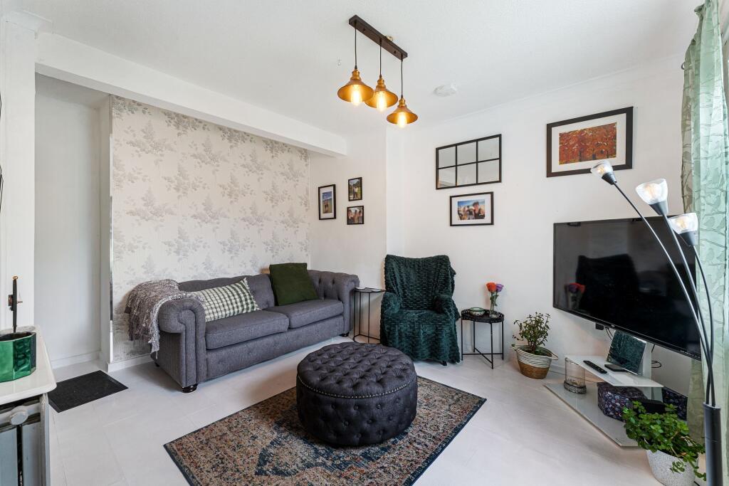 House in Runcorn, Halton Brook, Grange - View 3